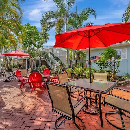 Sea Gem One Bed One Bath Charmer Steps To Beach Bradenton Beach Dış mekan fotoğraf