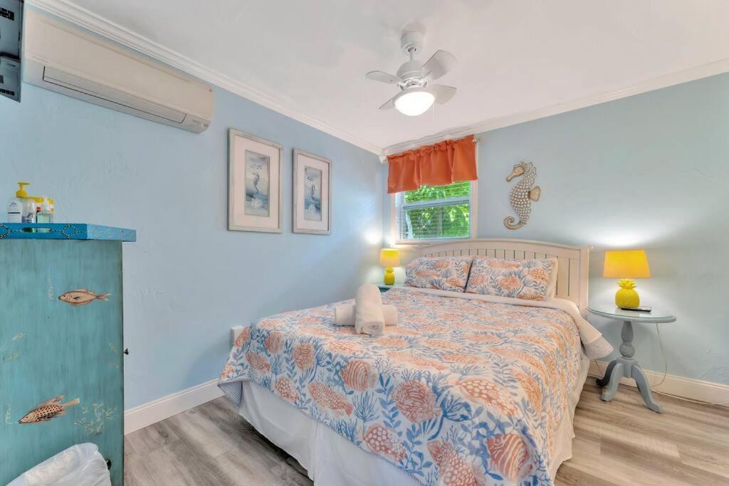 Sea Gem One Bed One Bath Charmer Steps To Beach Bradenton Beach Dış mekan fotoğraf