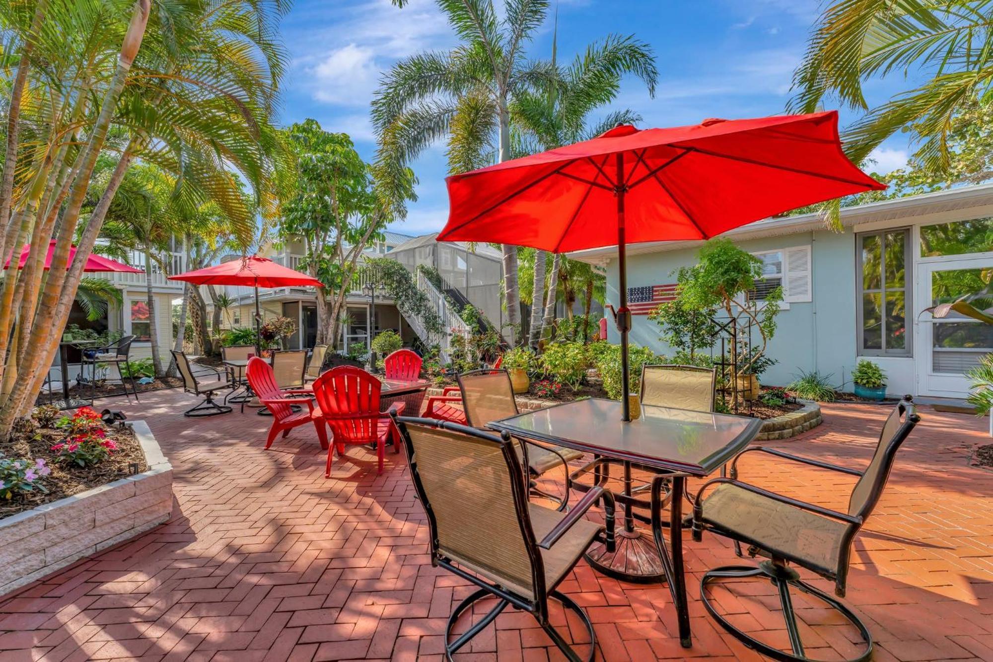 Sea Gem One Bed One Bath Charmer Steps To Beach Bradenton Beach Dış mekan fotoğraf